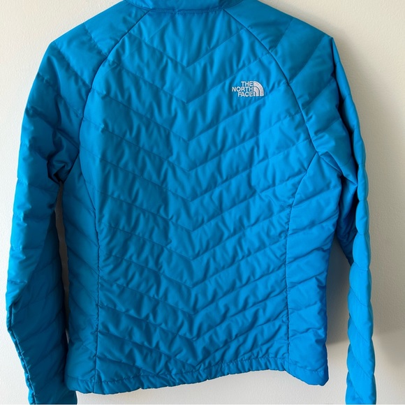 The North Face Lightweight Down Jacket - Picture 8 of 8